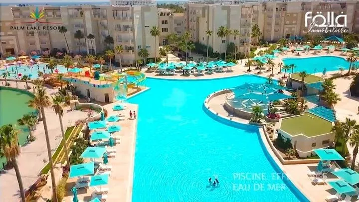Grande piscine d'eau de mer