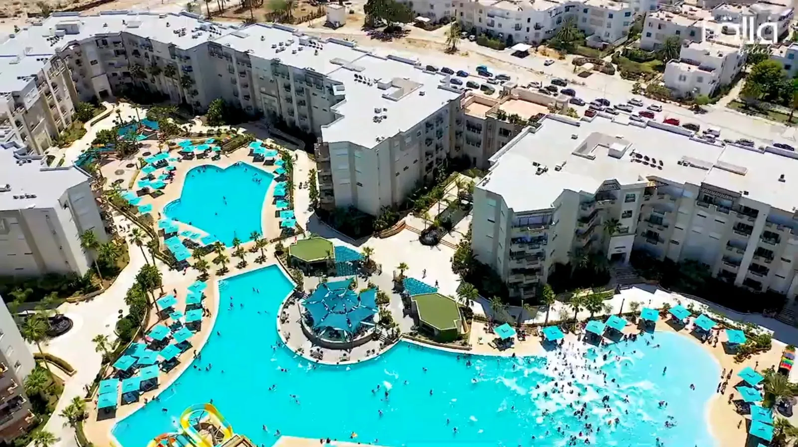 La résidence Palm Lake Resort vue du ciel, avec ses piscines