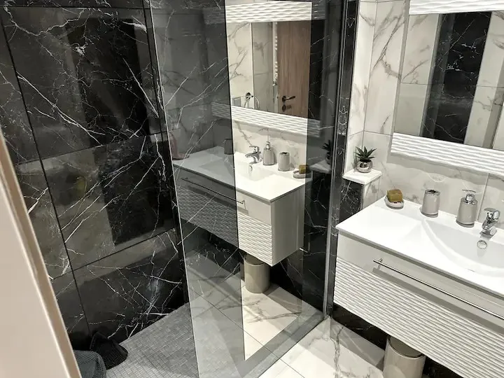 Salle de bain, douche à l'italienne